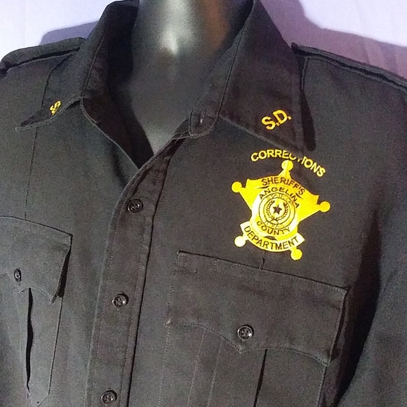 Sheriff costume, size 2X-Large (18-18 1/2) 34-35 - Picture 2 of 12